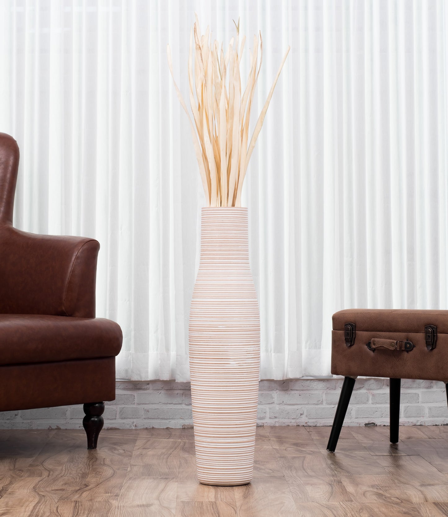 Large Mango Wood Floor Vase – Handcrafted Decorative Highlight from Thailand, 65 cm
