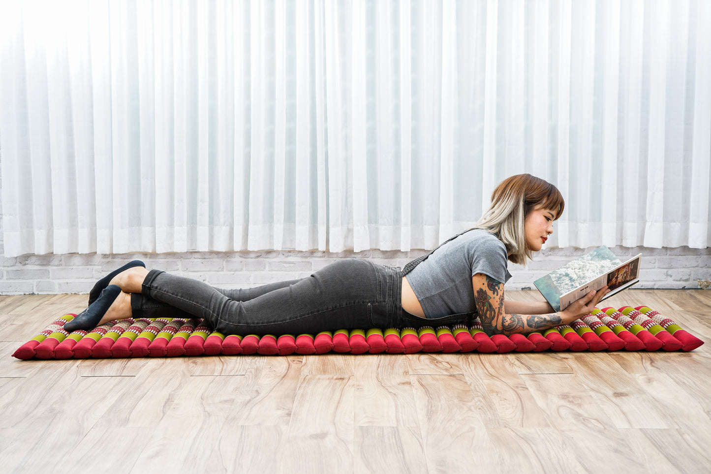 Kapok Roll-Up Mattress – Foldable Sleeping & Relax Mat with Cotton Cover for Home & Outdoor Use, Sf11 - Red, Green