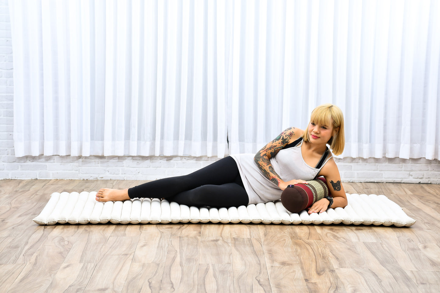 Yoga Roll Cushion – Compact Kapok Bolster & Meditation Pillow with Cotton Cover, Sf19 - Red, Brown