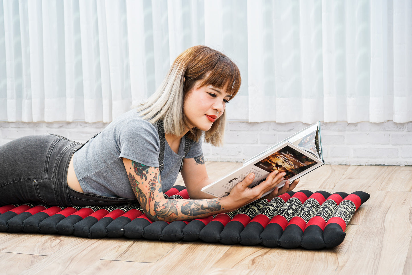 Kapok Roll-Up Mattress – Foldable Sleeping & Relax Mat with Cotton Cover for Home & Outdoor Use, Sf13 - Red, Black