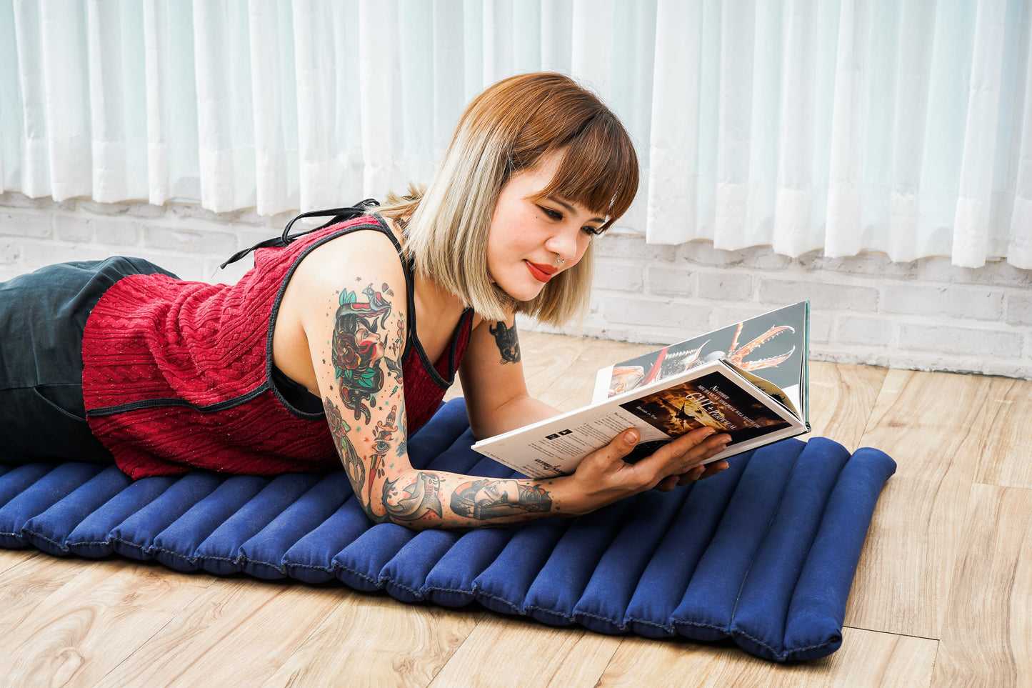 Kapok Roll-Up Mattress – Foldable Sleeping & Relax Mat with Cotton Cover for Home & Outdoor Use, Cl44 - blue