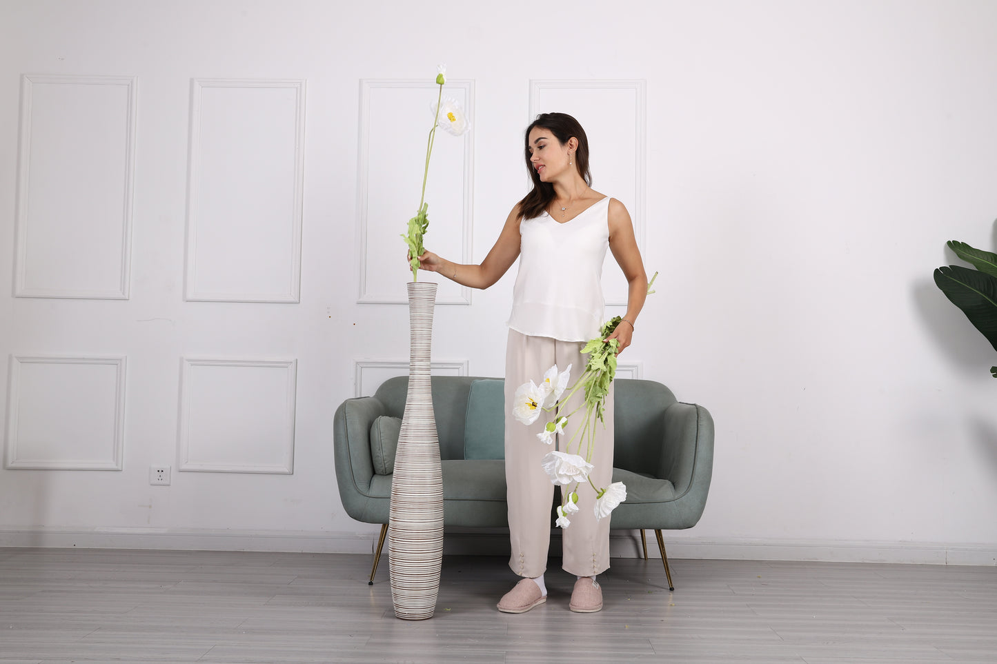 Large Resin Floor Vase – Stylish Waterproof Vase for Fresh & Dried Flowers, 105 cm