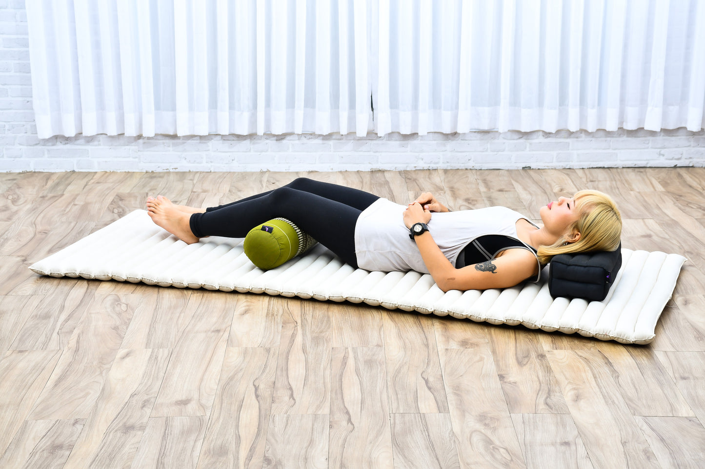 Yoga Roll Cushion – Compact Kapok Bolster & Meditation Pillow with Cotton Cover, Sf17 - Green
