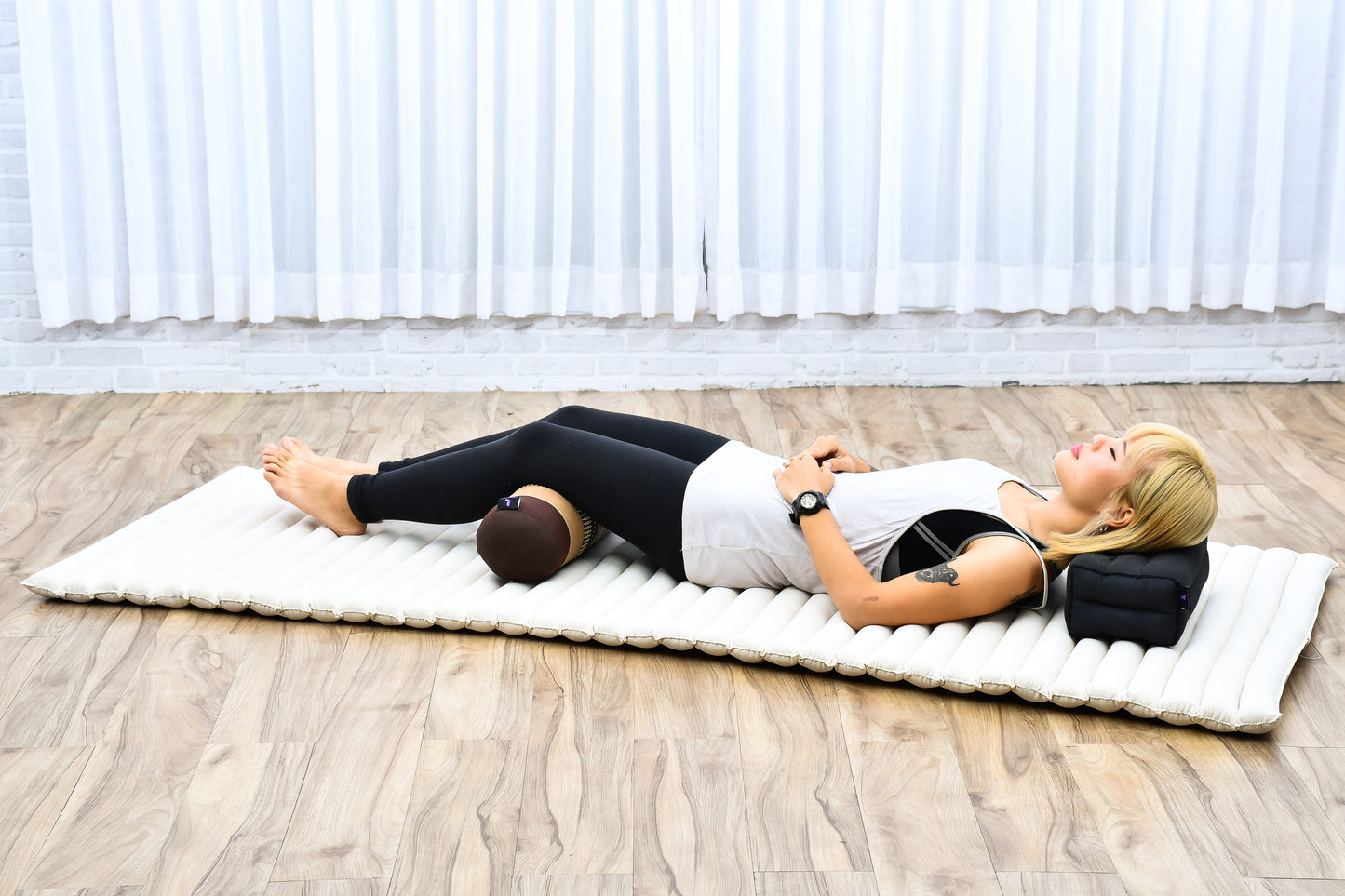 Yoga Roll Cushion – Compact Kapok Bolster & Meditation Pillow with Cotton Cover, Sf10 - Brown
