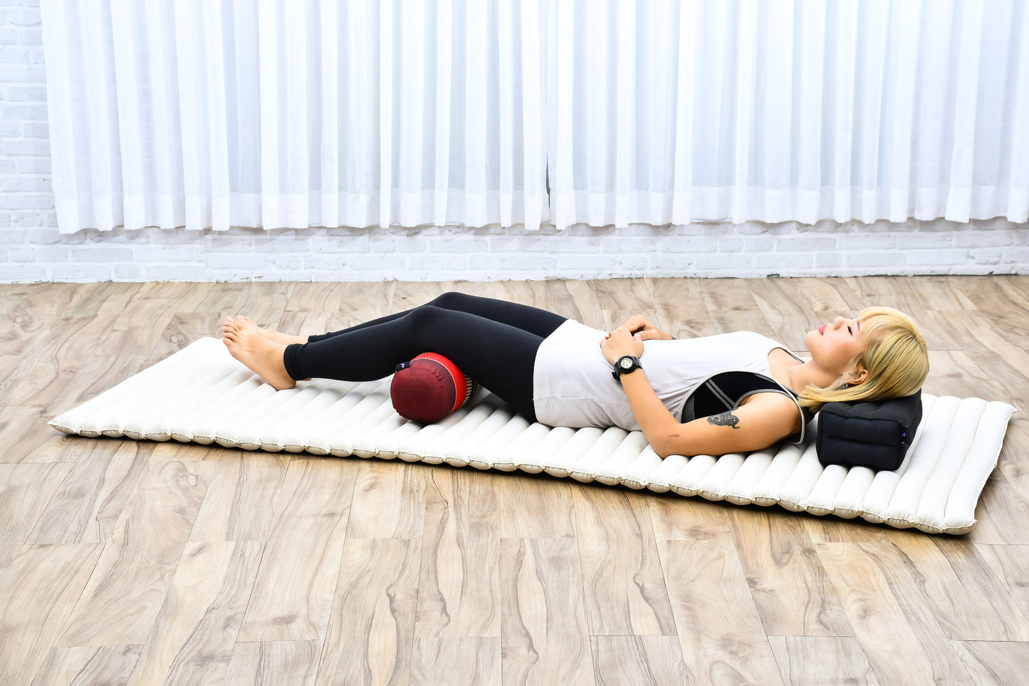 Yoga Roll Cushion – Compact Kapok Bolster & Meditation Pillow with Cotton Cover, Sf24 - Red, Brown