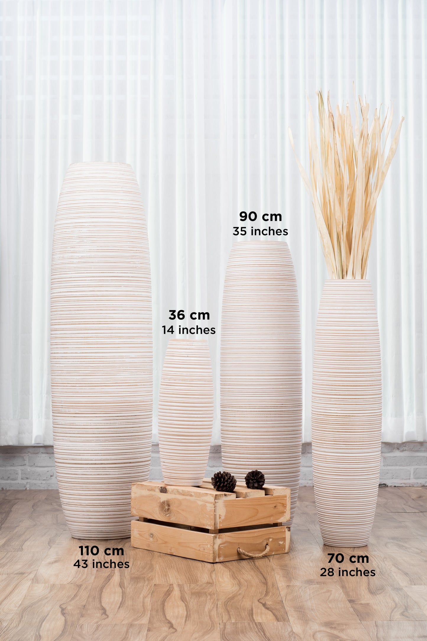 Large Mango Wood Floor Vase – Handcrafted Decorative Highlight from Thailand, 105 cm