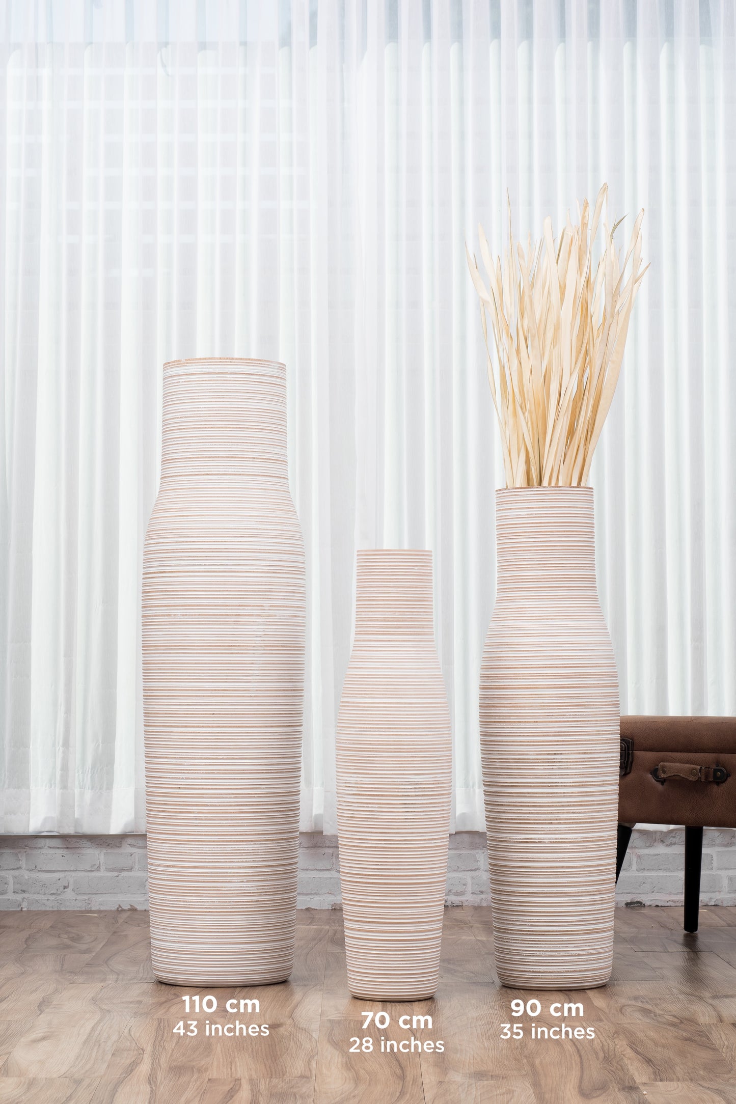 Large Mango Wood Floor Vase – Handcrafted Decorative Highlight from Thailand, 65 cm