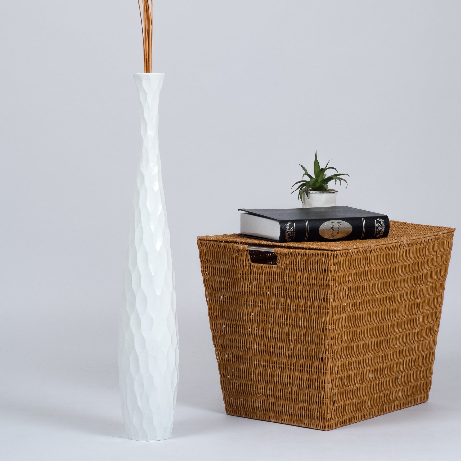 Large Mango Wood Floor Vase – Handcrafted Decorative Highlight from Thailand, 65 cm