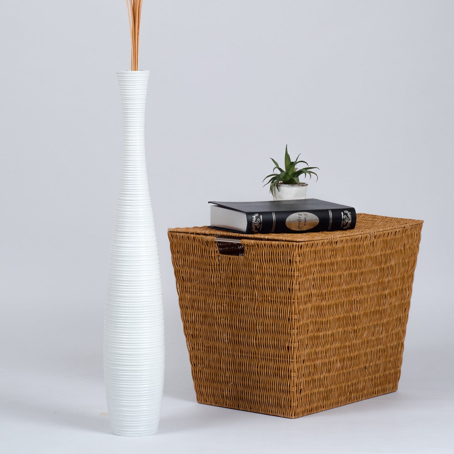 Large Mango Wood Floor Vase – Handcrafted Decorative Highlight from Thailand, 65 cm