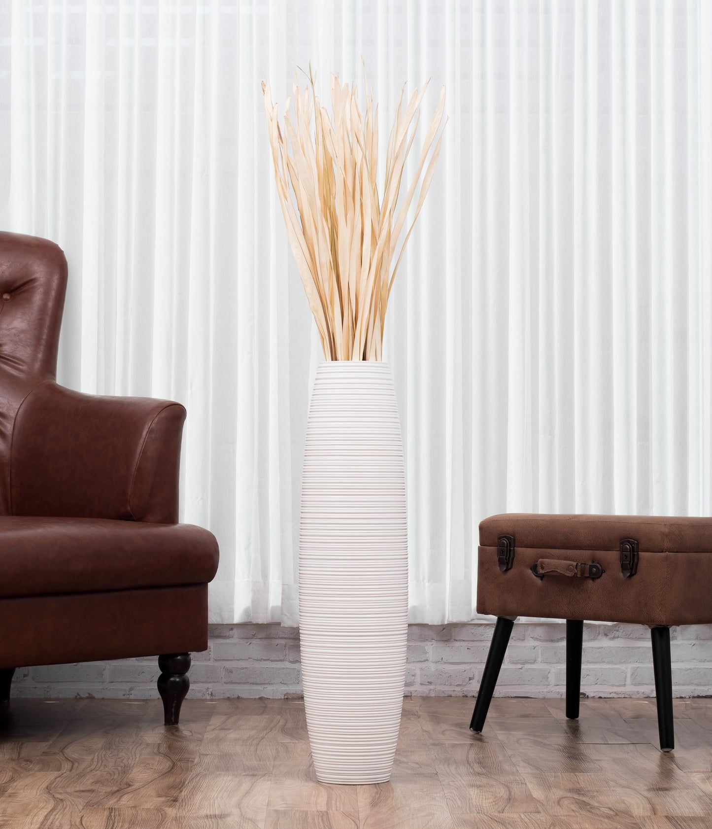 Large Mango Wood Floor Vase – Handcrafted Decorative Highlight from Thailand, 65 cm