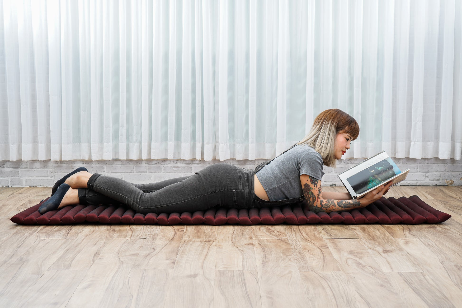 Kapok Roll-Up Mattress – Foldable Sleeping & Relax Mat with Cotton Cover for Home & Outdoor Use, Cl24 - Red