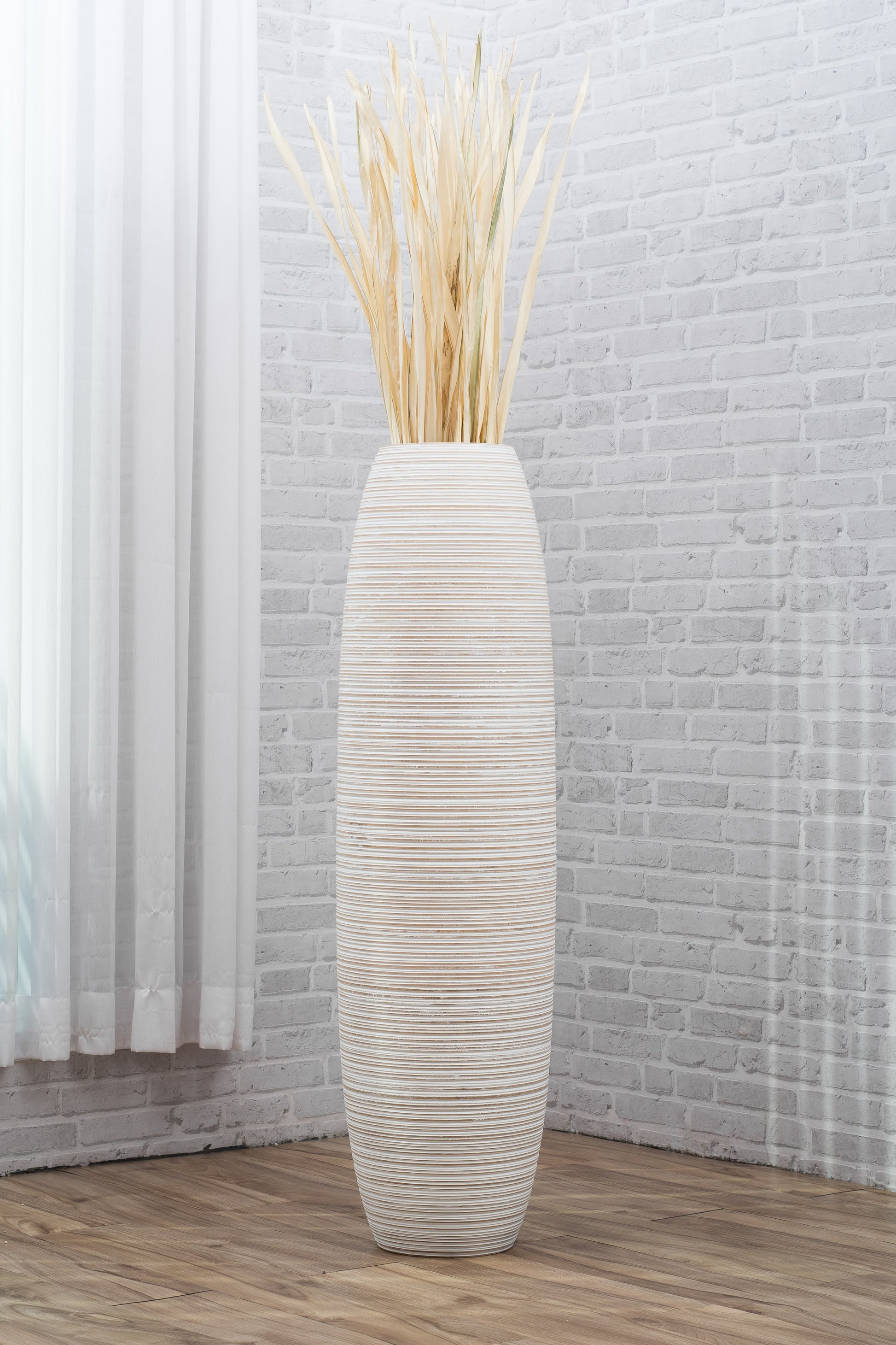 Large Mango Wood Floor Vase – Handcrafted Decorative Highlight from Thailand, 105 cm