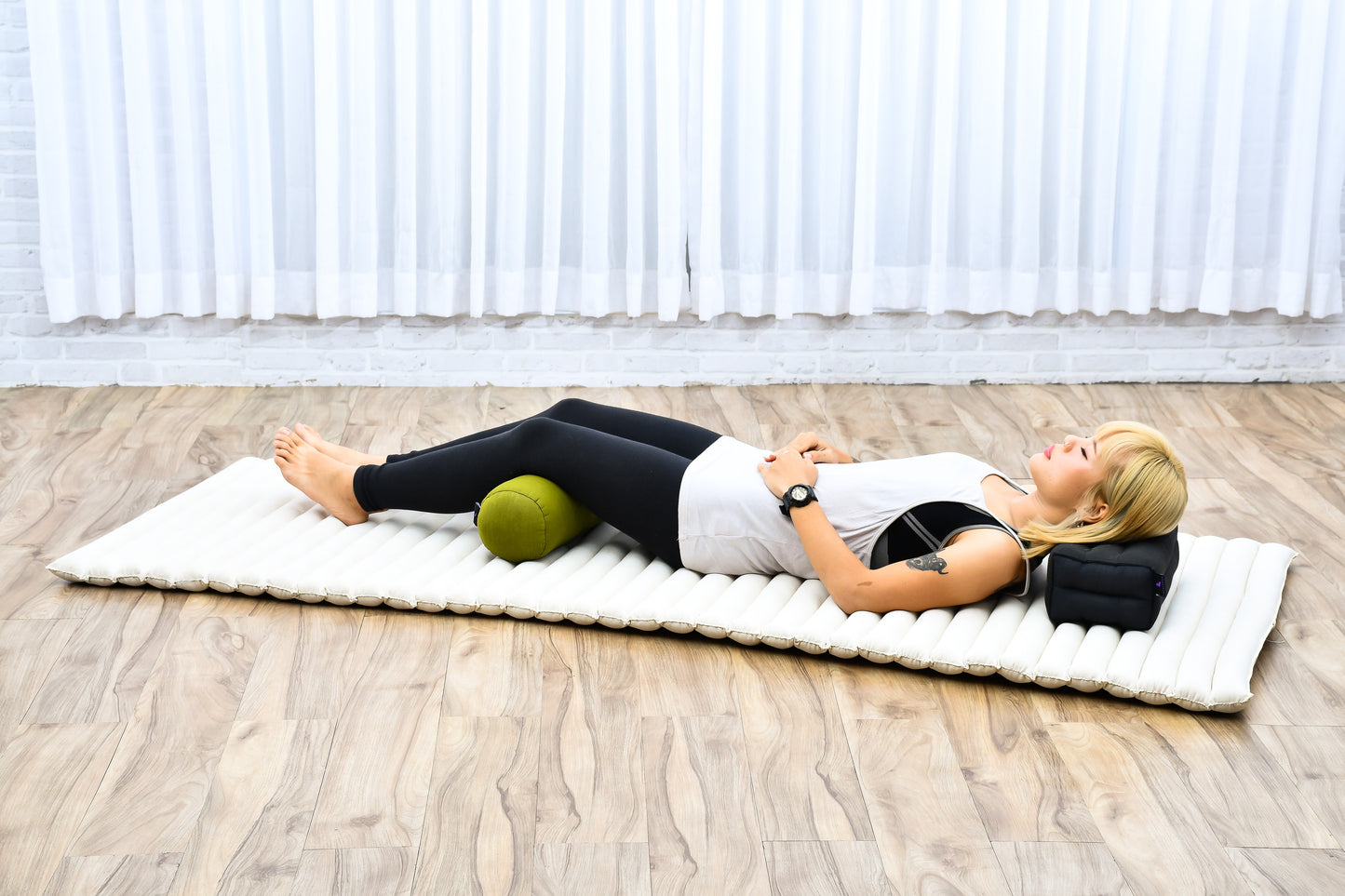 Yoga Roll Cushion – Compact Kapok Bolster & Meditation Pillow with Cotton Cover, Cl23 - Green