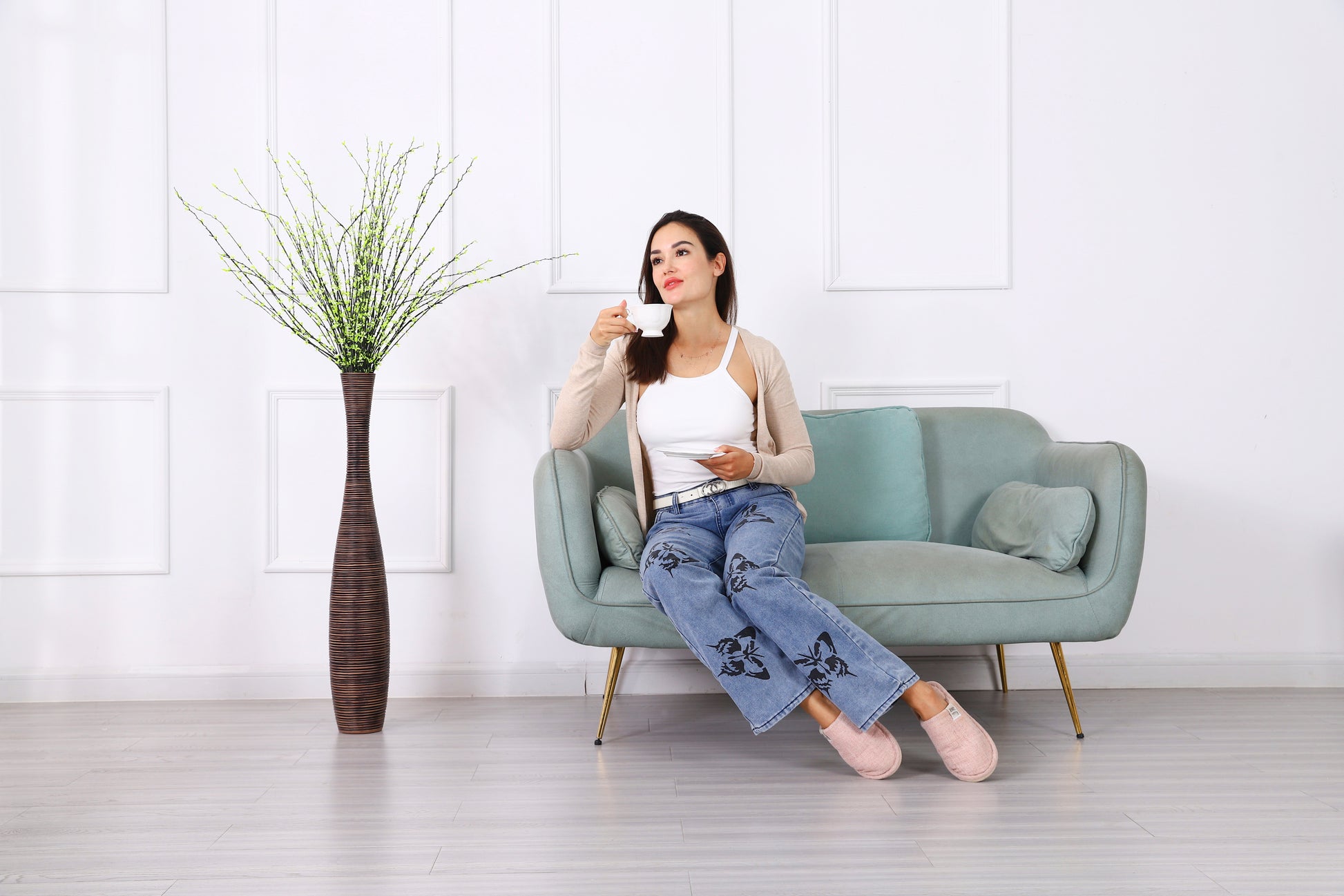 Large Resin Floor Vase – Stylish Waterproof Vase for Fresh & Dried Flowers, 85 cm