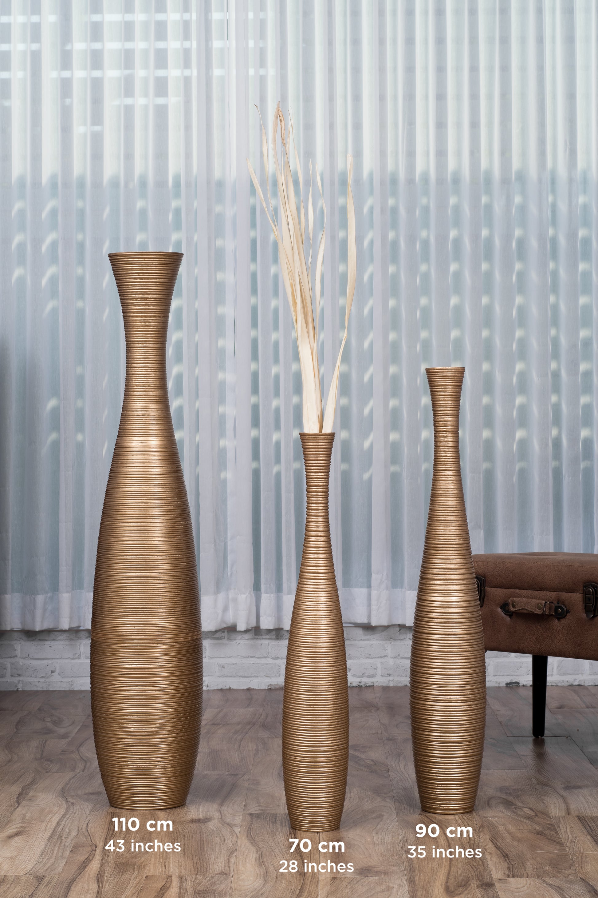 Large Mango Wood Floor Vase – Handcrafted Decorative Highlight from Thailand, 65 cm