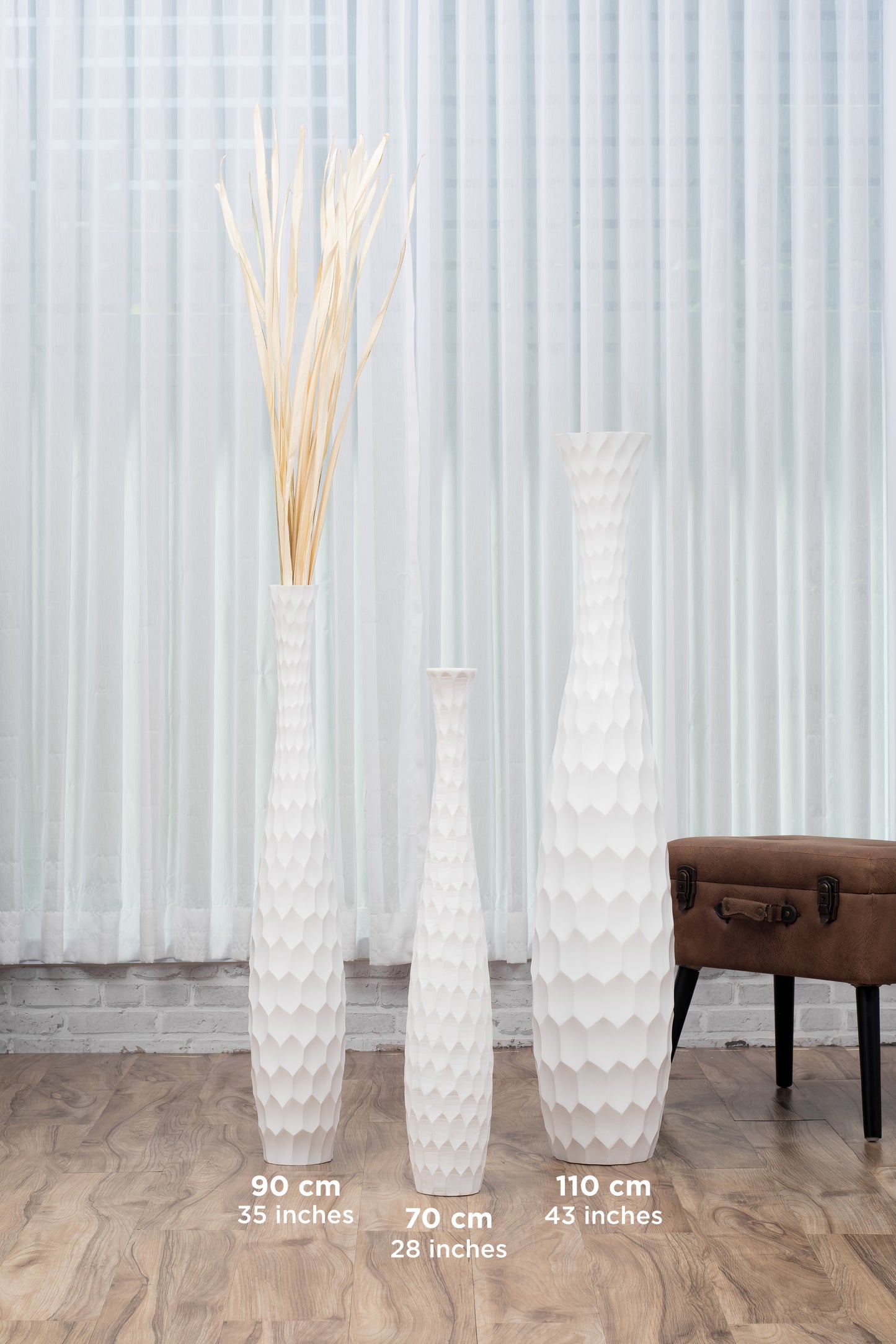 Large Mango Wood Floor Vase – Handcrafted Decorative Highlight from Thailand, 65 cm